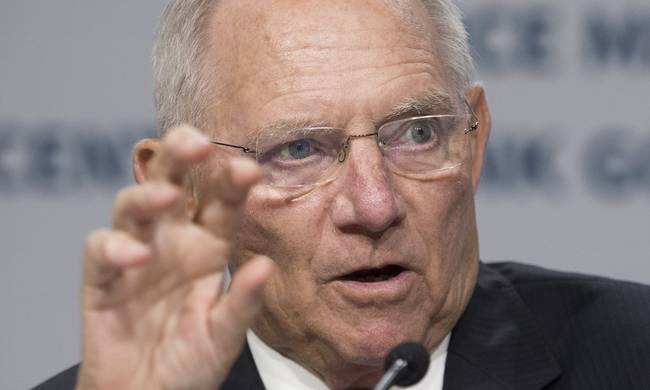 Γερμανικός Τύπος: «Ο Σόιμπλε τώρα δεν θα βασανίζει τους Έλληνες, αλλά το AfD»